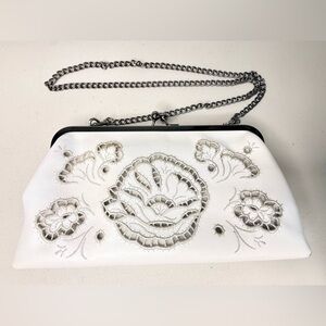 Patricia Nash White Leather Cut Out Kiss-Lock Chain Strap Frame Clutch Shoulder